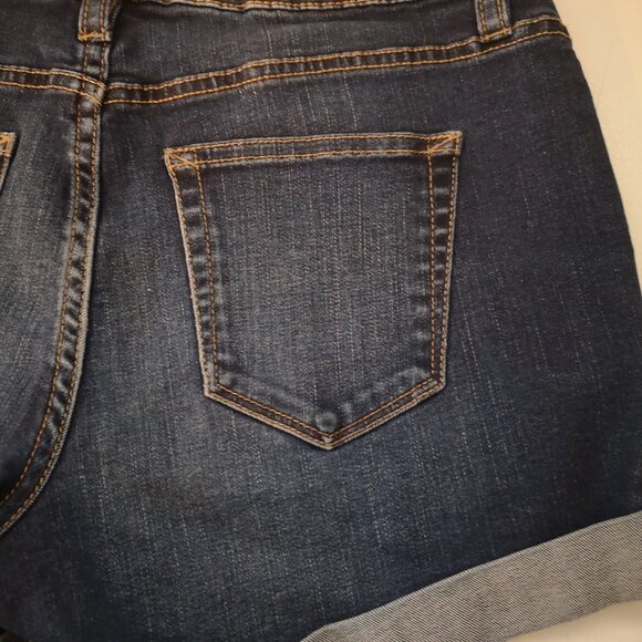 a.n.a. Ladies Medium Wash Zipper & Button Fly Jean Shorts - Picture 5 of 9